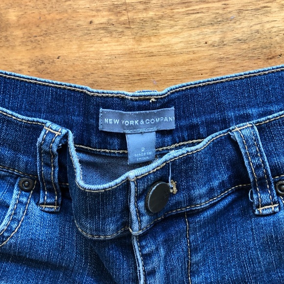 3 FOR $40 ‼️ New York & Company Jean Shorts - Picture 3 of 3